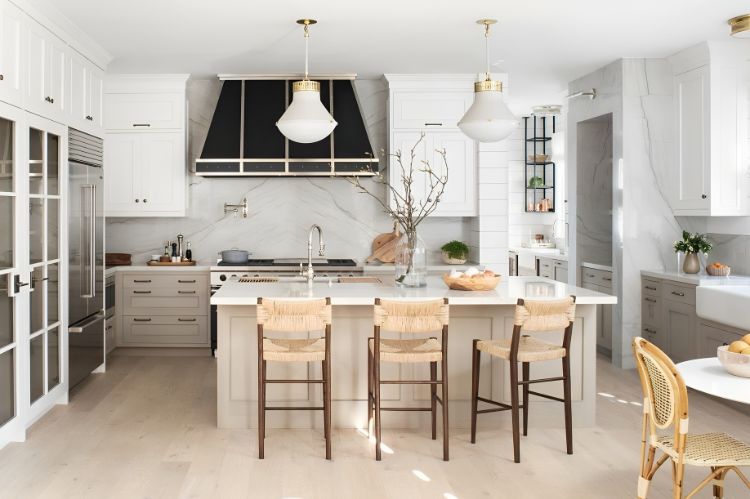 View of Affordable Kitchen Makeovers: Exploring Cabinet Refacing & More