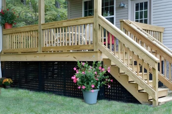 Inexpensive Deck Skirting Ideas: 19 Solutions for Outdoor Spaces