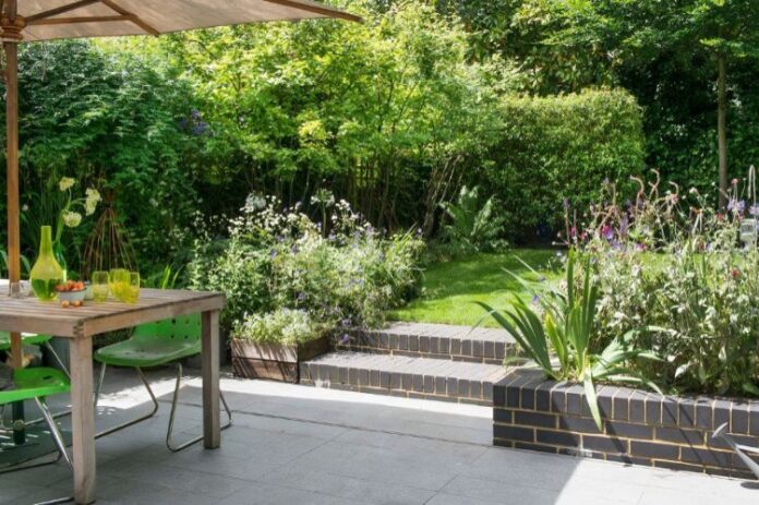 Patio Border Ideas 28 Transformations For Your Outdoor Space patio-border-ideas-28-transformations-for-your-outdoor-space