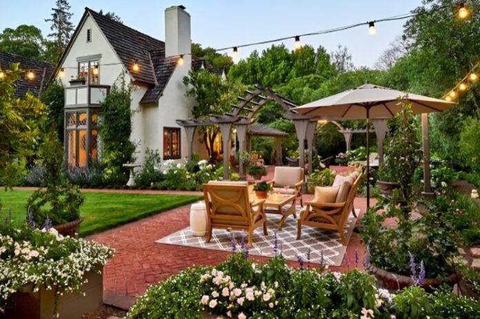 Residential Landscape Design Ideas: 32 Inspiring Outdoor Space